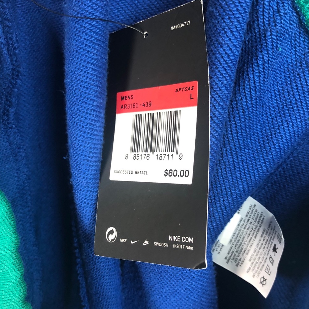 Nike Sportswear HBR Big Swoosh Fleece Shorts - Picture 12 of 13